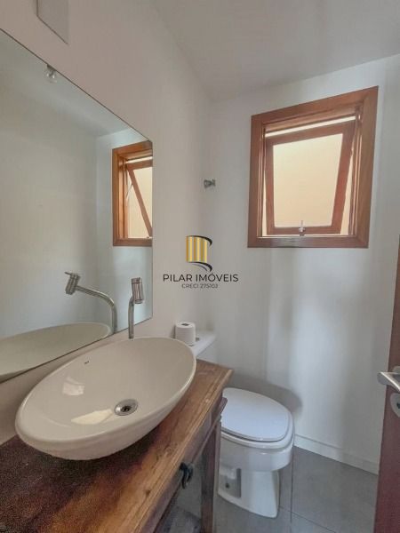 Apartamento em Porto Alegre, no bairro Tristeza, com 2 dormitório(s), e 2 banheiros, à venda.