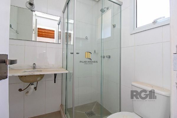 Casa Condominio em Porto Alegre, no bairro Pedra Redonda, com 3 dormitório(s), e 3 banheiros, à venda.
