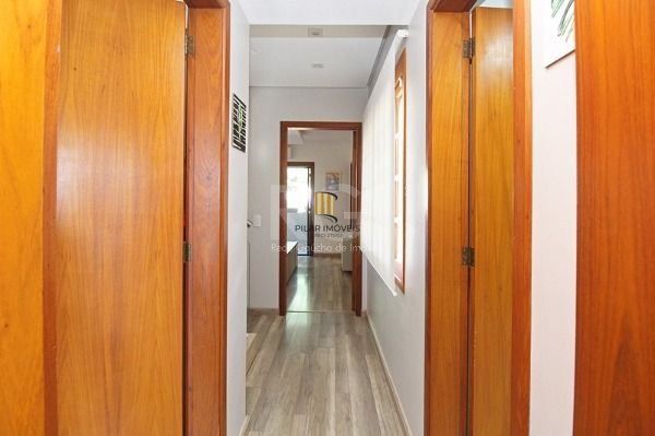 Casa em Porto Alegre, no bairro Ipanema, com 4 dormitório(s), e 4 banheiros, à venda.