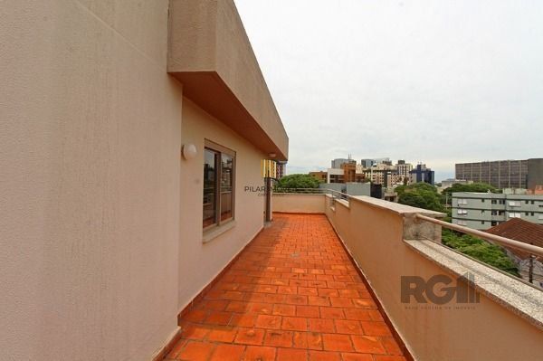 Apartamento em Porto Alegre, no bairro Cidade Baixa, com 1 dormitório(s), e 1 banheiros, à venda.