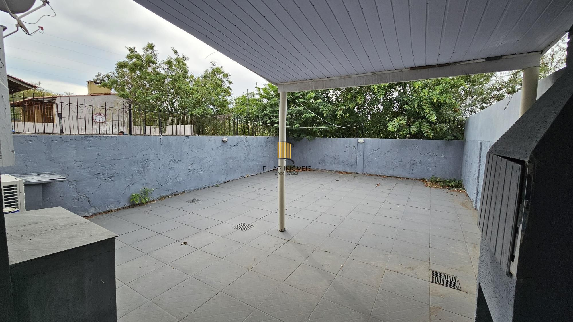 Casa 3 dormitórios no bairro Hípica
