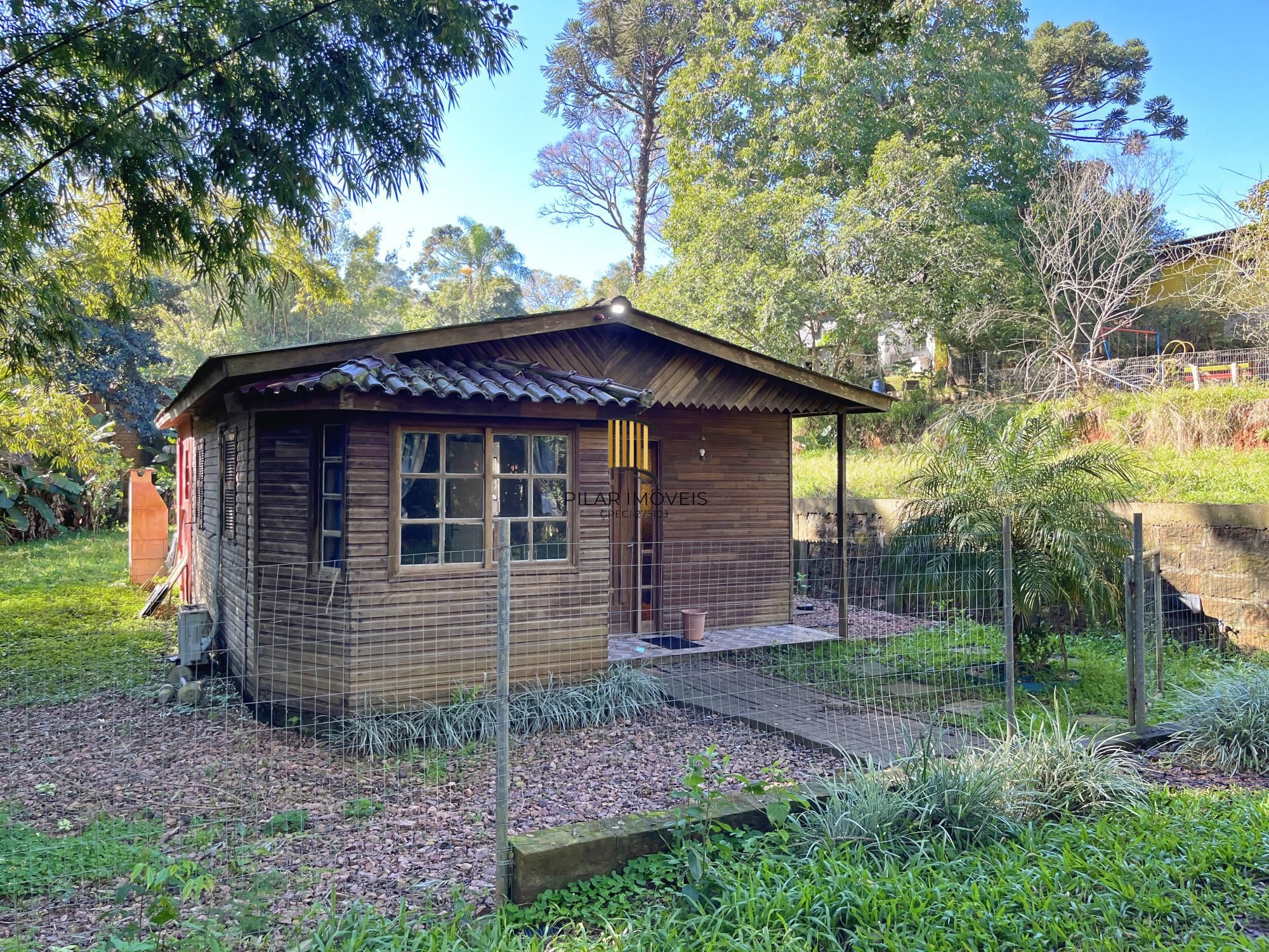 Casa 3 dormitórios no bairro Hípica