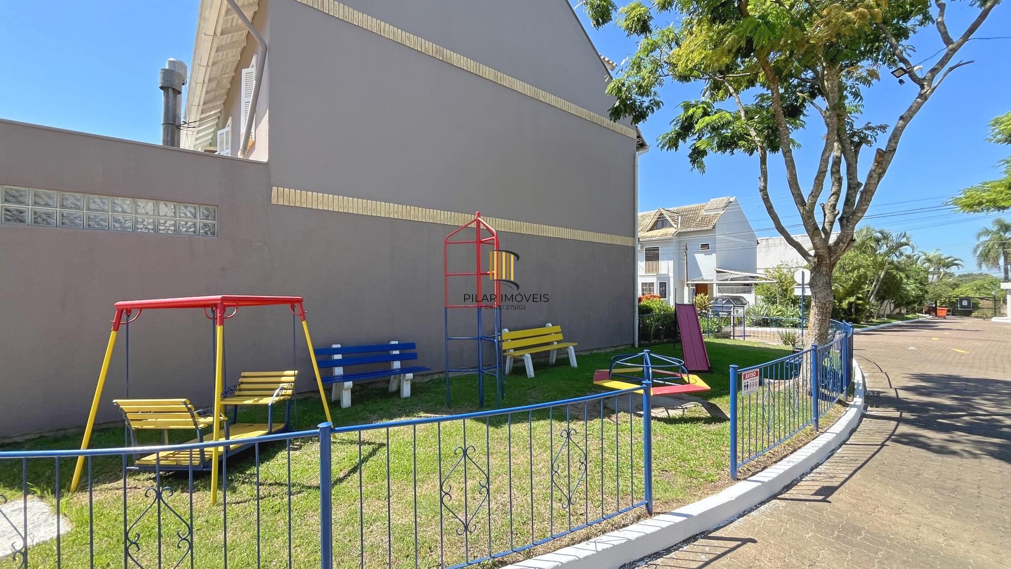 Casa de Condomínio 3 dormitórios no bairro Guarujá