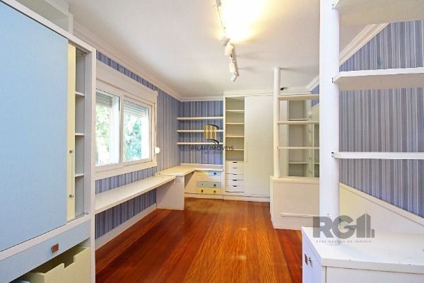 Casa no Jardim do Sol com 4D, sendo 2 suítes e 4 vagas de garagem