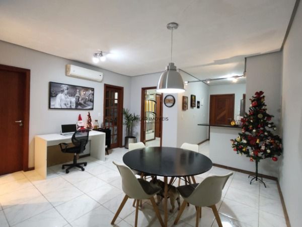 Casa 2 dormitórios no bairro Hípica