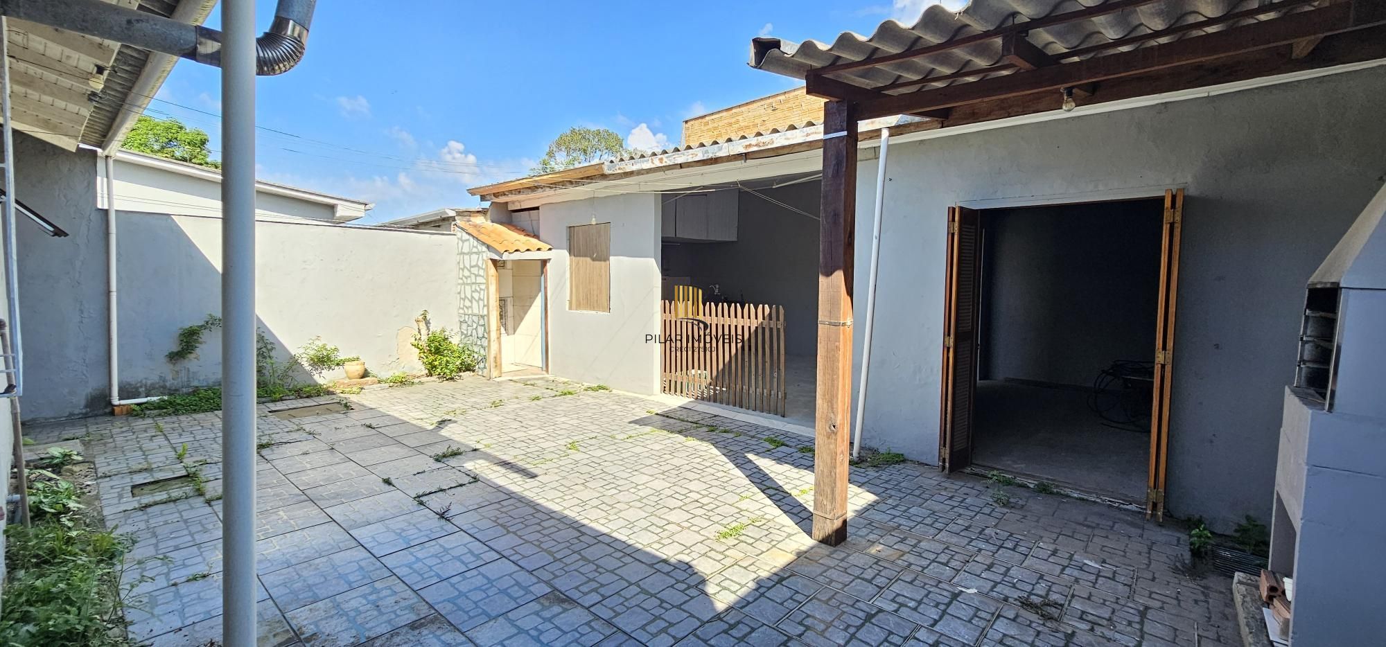 Casa 2 dormitórios no bairro Restinga