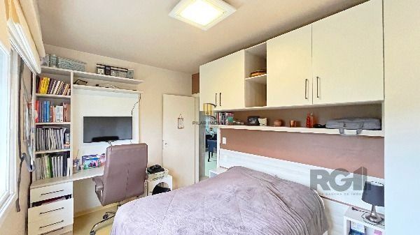 Apartamento em Porto Alegre, no bairro Teresópolis, com 2 dormitório(s), e 2 banheiros, à venda.