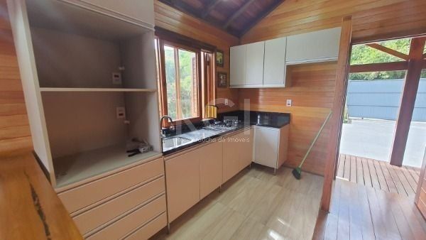 Casa para Venda - 90m², 4 dormitórios, 2 vagas - Belém Novo