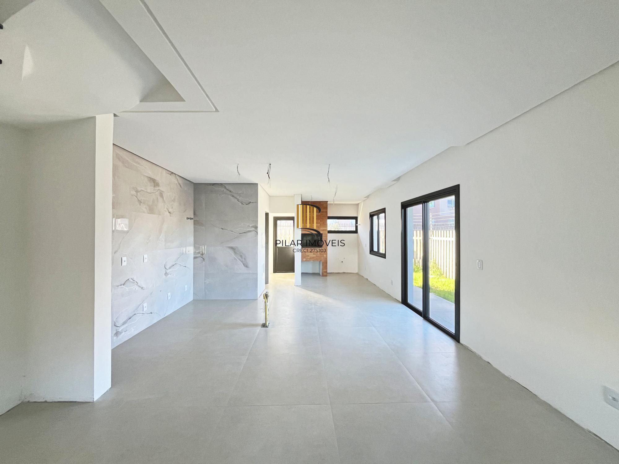 Casa em Porto Alegre, no bairro Hípica, com 3 dormitório(s), e 3 banheiros, à venda.