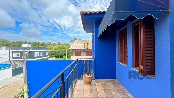 Casa em Porto Alegre, no bairro Hípica, com 3 dormitório(s), e 3 banheiros, à venda.