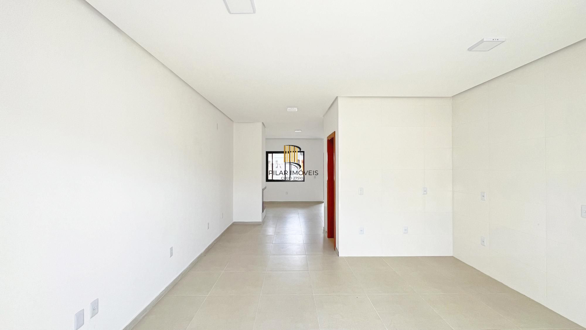 Casa em Porto Alegre, no bairro Hípica, com 3 dormitório(s), e 3 banheiros, à venda.