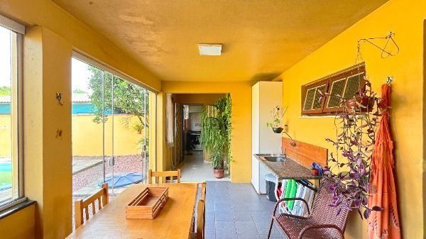 Casa 3 dormitórios no bairro Hípica