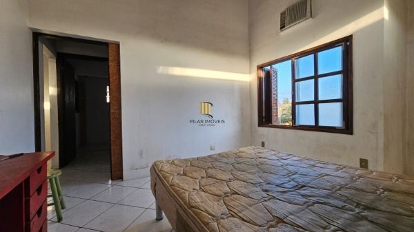 Casa em Porto Alegre, no bairro Hípica, à venda.