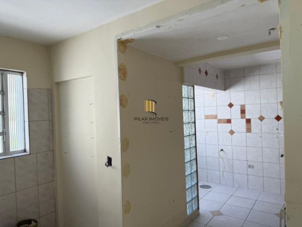 Apartamento em Porto Alegre, no bairro Azenha, com 2 dormitório(s), e 2 banheiros, à venda.