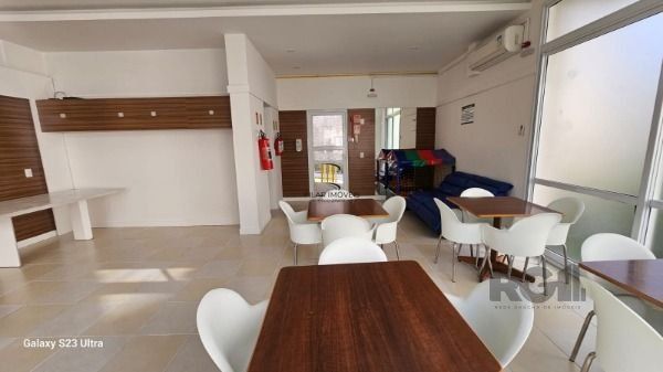 Apartamento em Porto Alegre, no bairro Cavalhada, com 2 dormitório(s), e 2 banheiros, à venda.