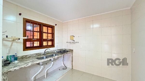 Casa para Venda - 144m², 2 dormitórios, 2 vagas - Lomba do Pinheiro