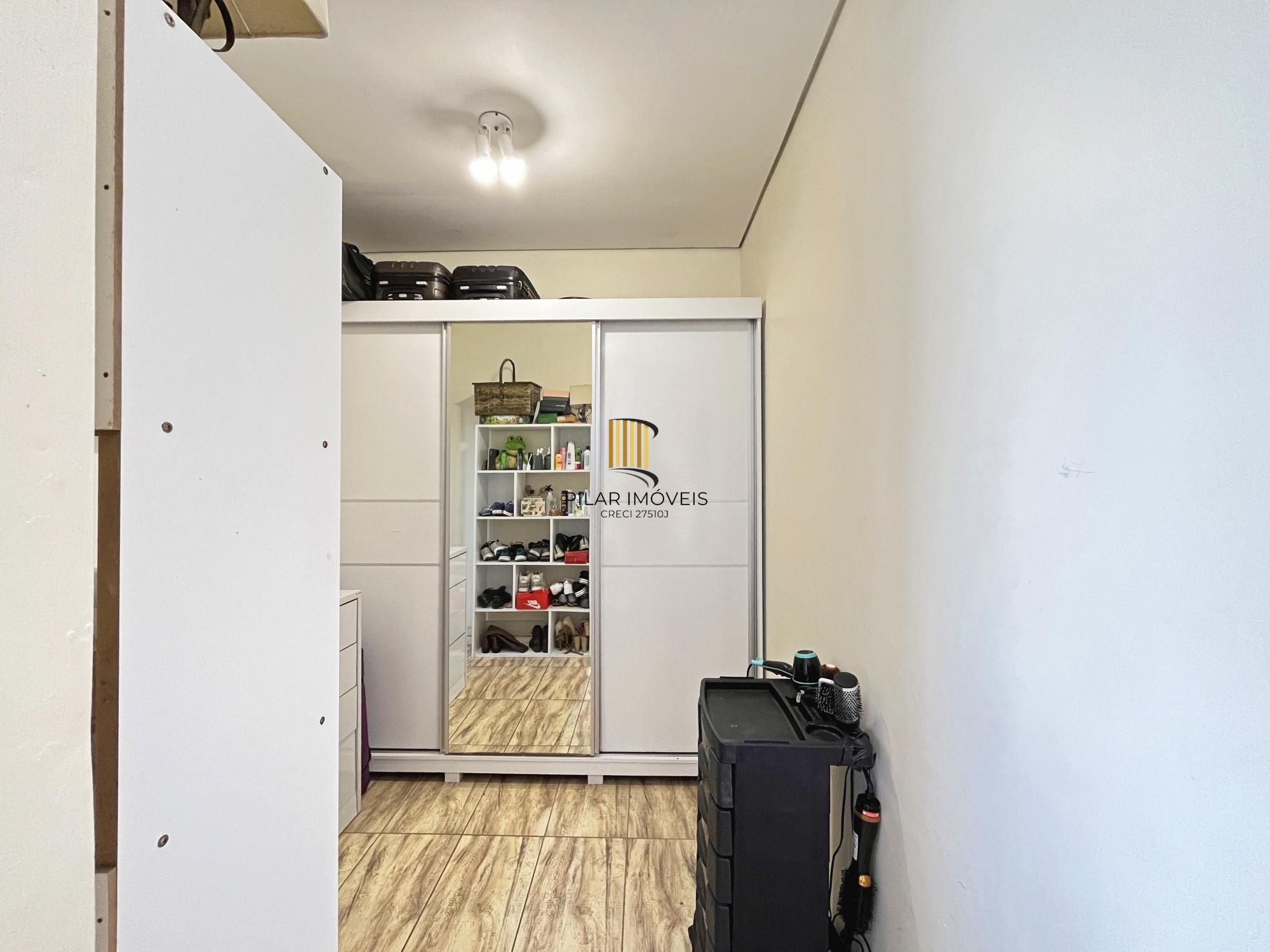 Casa 4 dormitórios no bairro Hípica