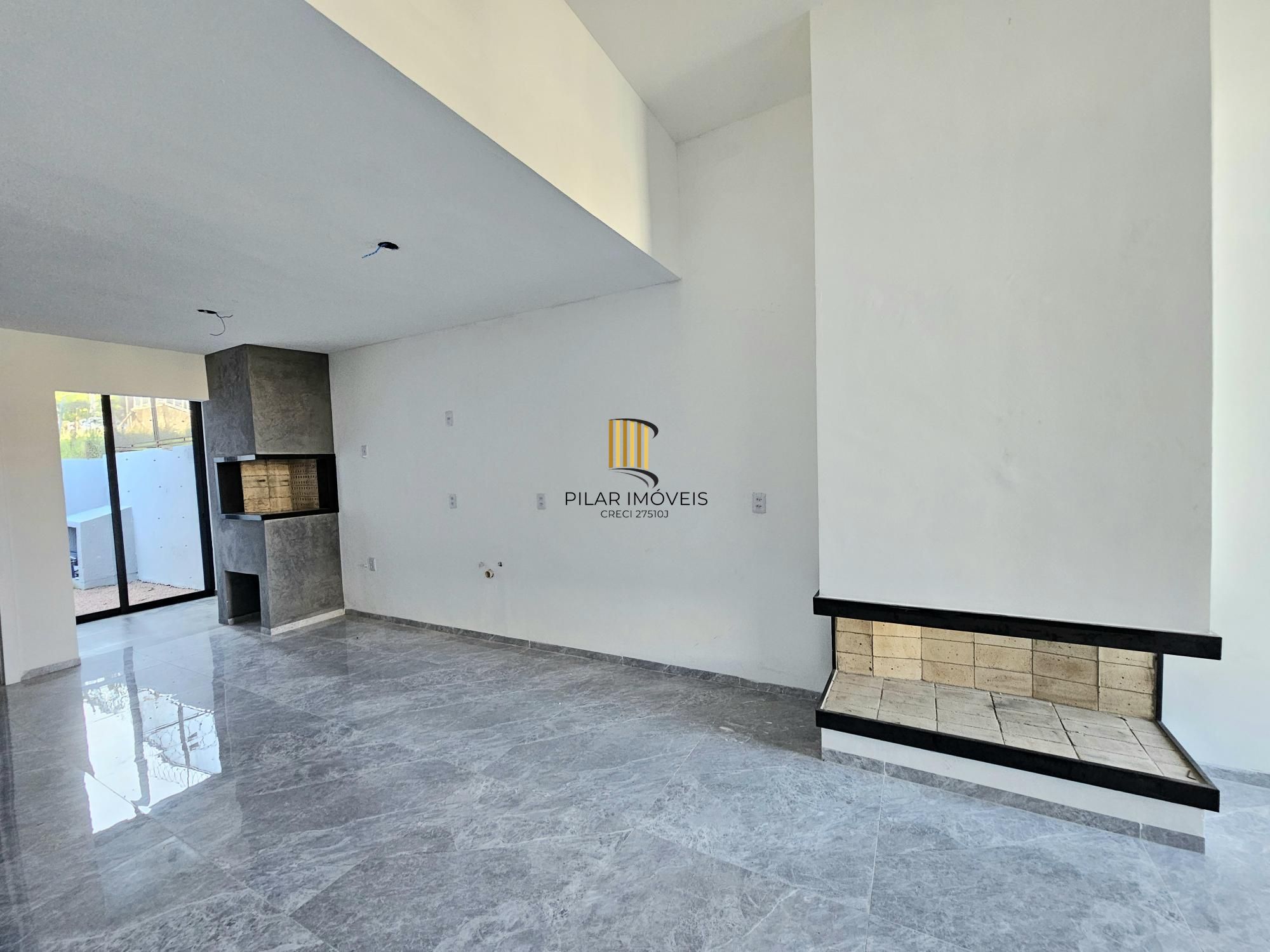 Casa 3 dormitórios no bairro Hípica
