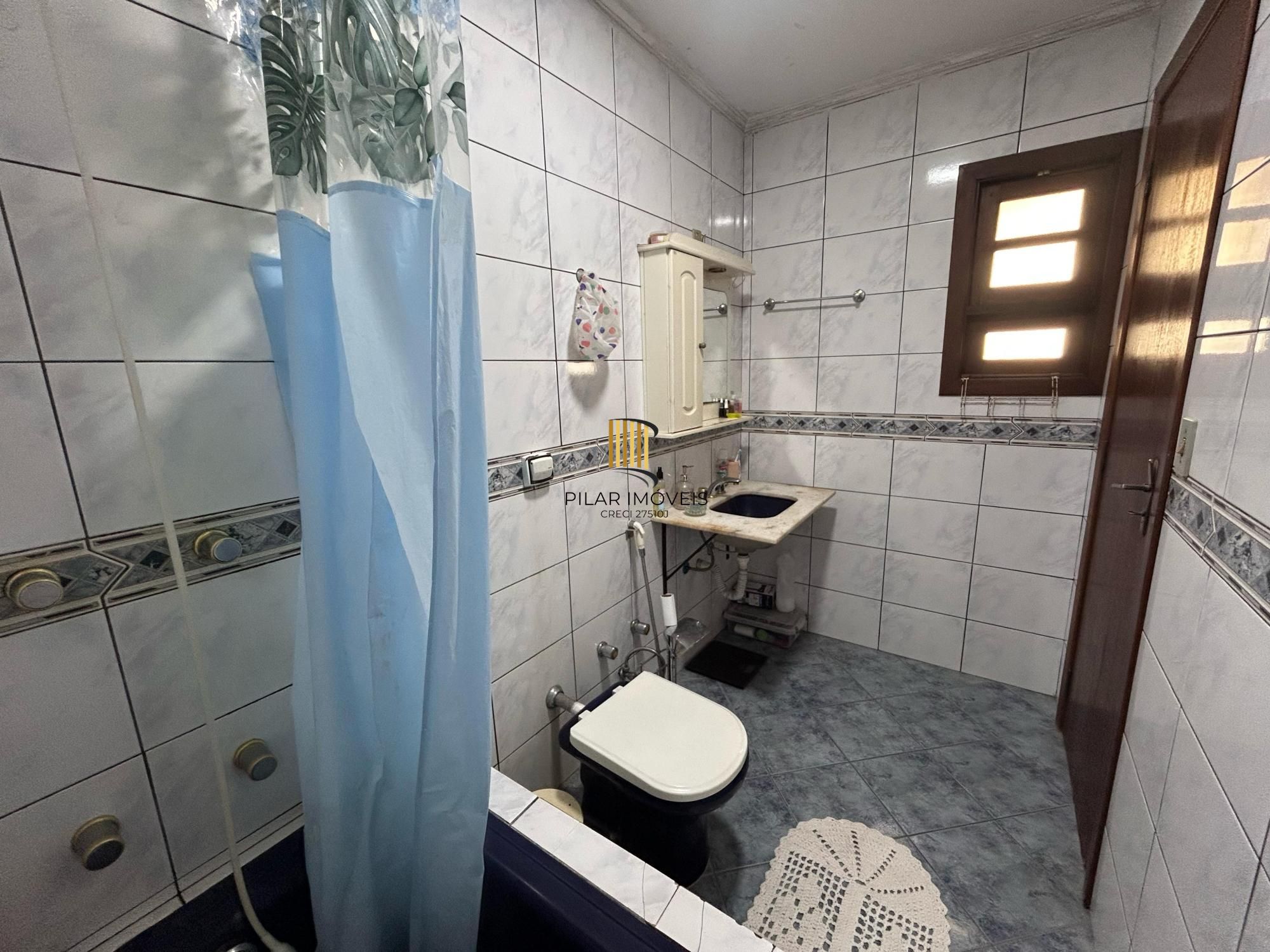 Casa 3 dormitórios no bairro Partenon