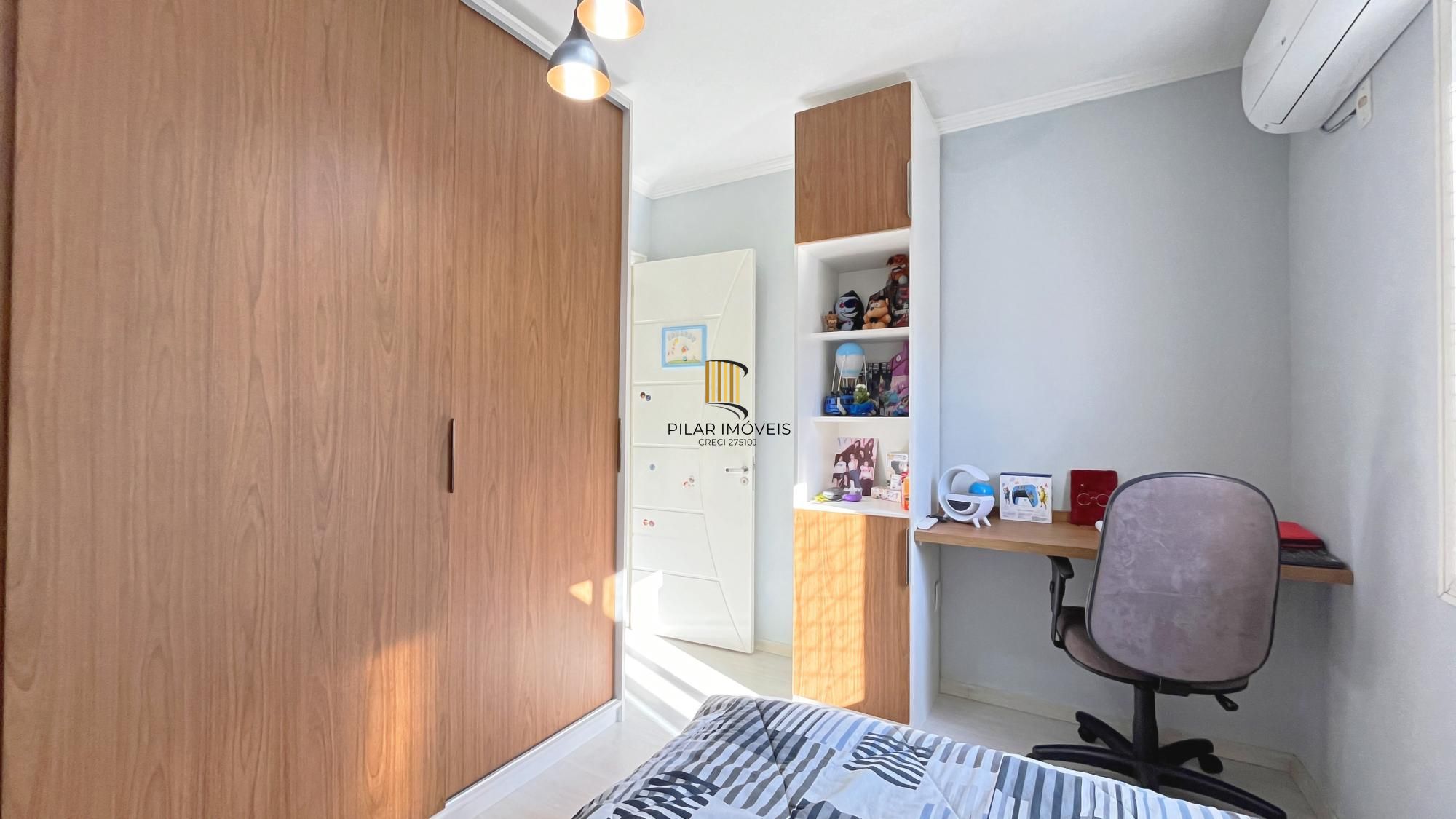 Casa de Condomínio 3 dormitórios no bairro Hípica