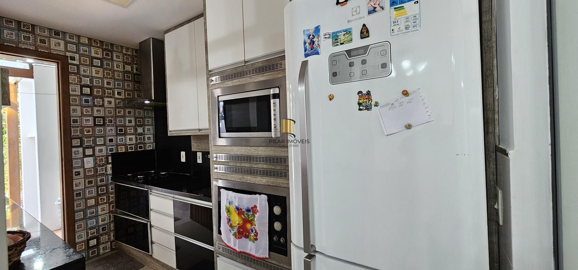 Casa 3 dormitórios no bairro Hípica