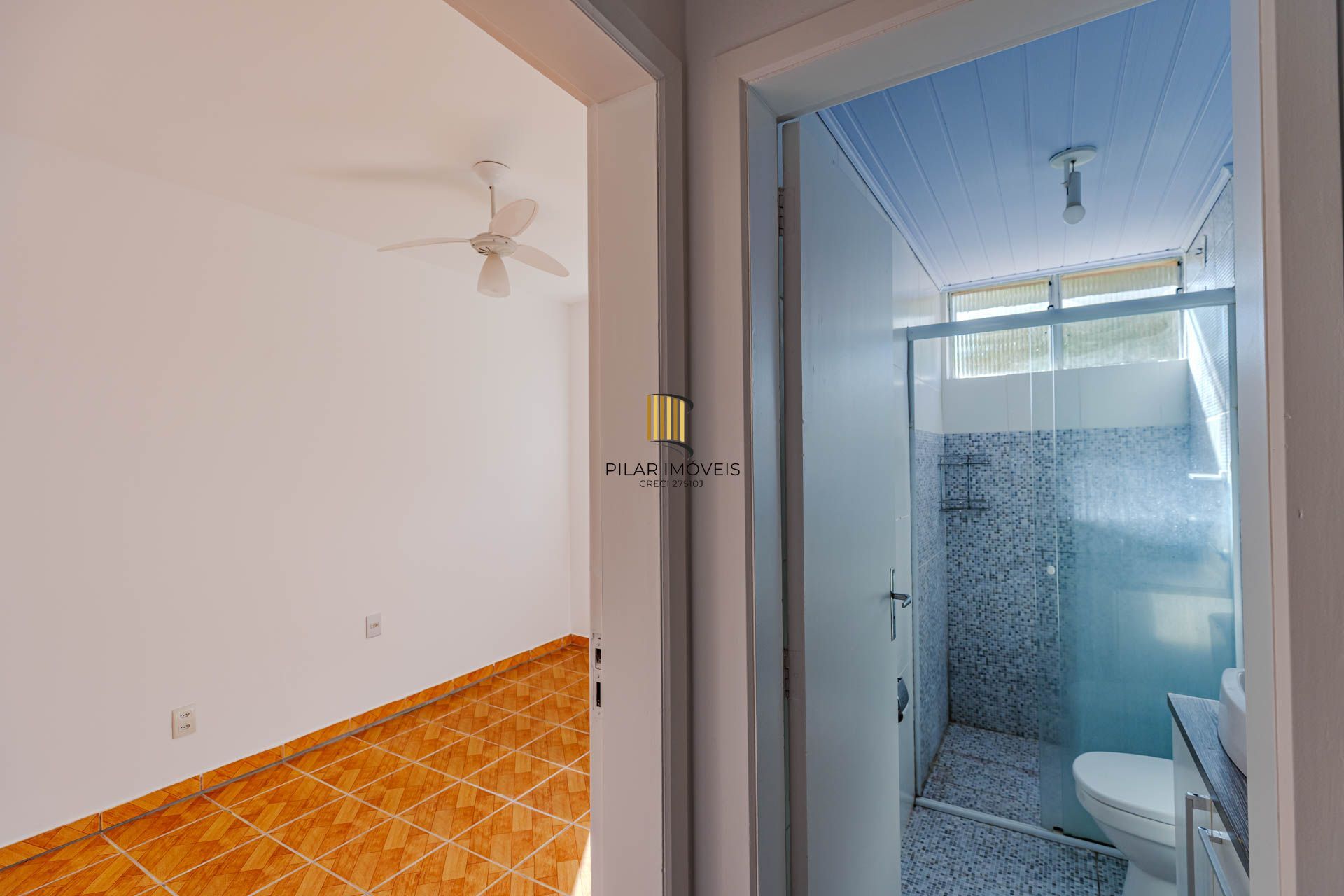 Apartamento com 2 dormitórios no Bairro Camaquã.