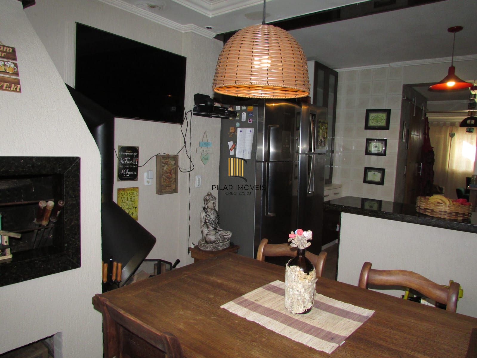 Casa na Zona sul de Porto Alegre com 02 dormitórios e pátio.