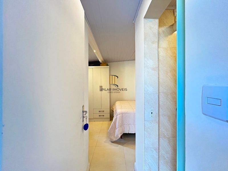 Ótima casa térrea com 4D, piscina e garagem fechada para 2 carros no Jardim Medianeira.