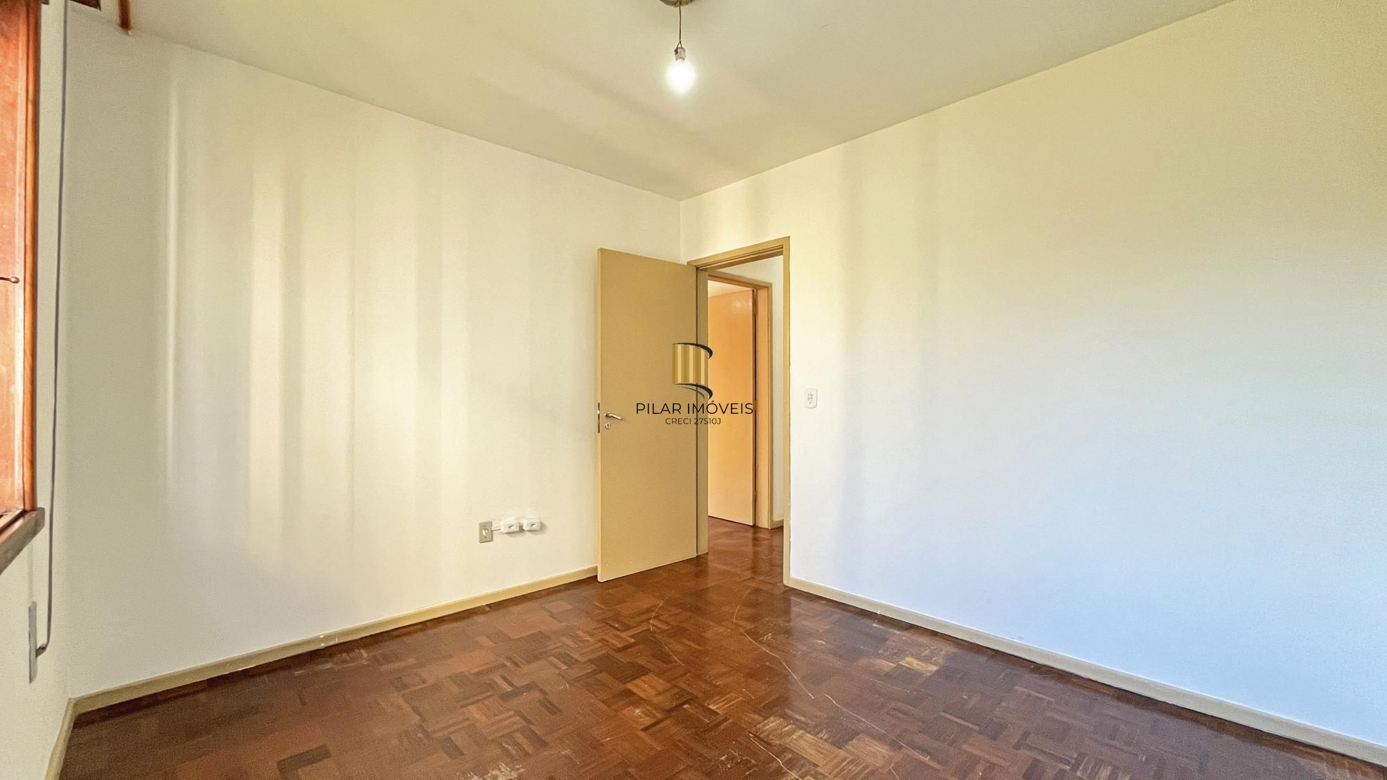 Casa 4 dormitórios no bairro Glória