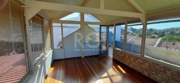 Sobrado para Venda - 246.69m², 3 dormitórios, sendo 1 suites, 2 vagas - Vila Nova