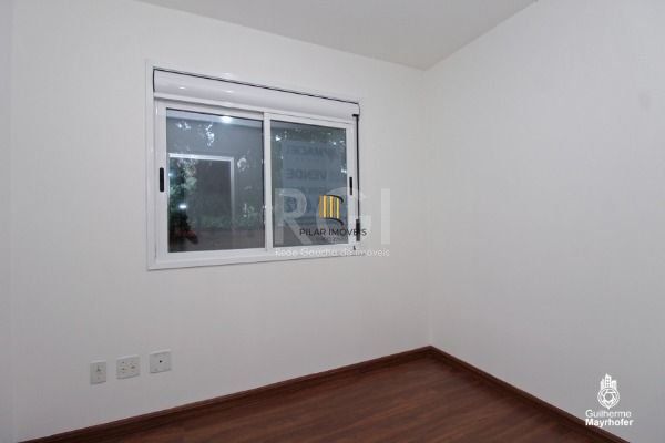 Apartamento em Porto Alegre, no bairro Guarujá, com 3 dormitório(s), e 3 banheiros, à venda.