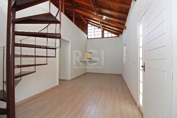 Casa para Venda - 101m², 3 dormitórios, sendo 1 suites, 3 vagas - Guarujá