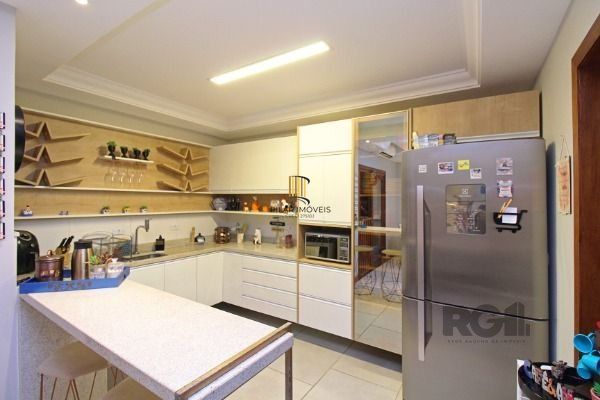 Casa 3 dormitórios no bairro Hípica