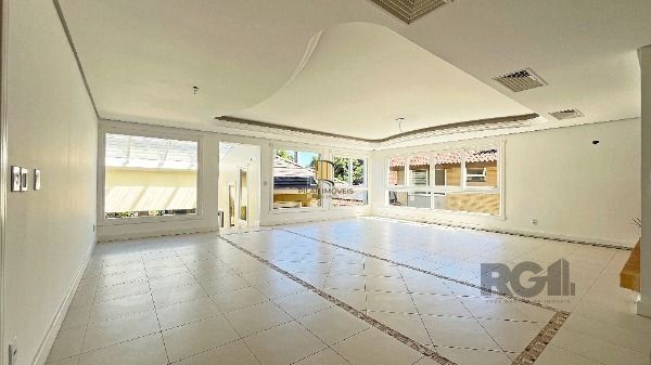Casa no Jardim do Sol com 4D, sendo 2 suítes e 4 vagas de garagem