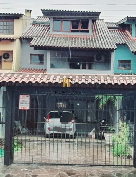 Casa em Porto Alegre, no bairro Ipanema, com 3 dormitório(s), e 3 banheiros, à venda.