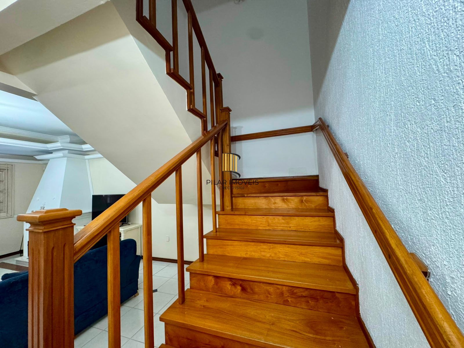 Casa 4 dormitórios 295m2 área construída bairro Nonoai