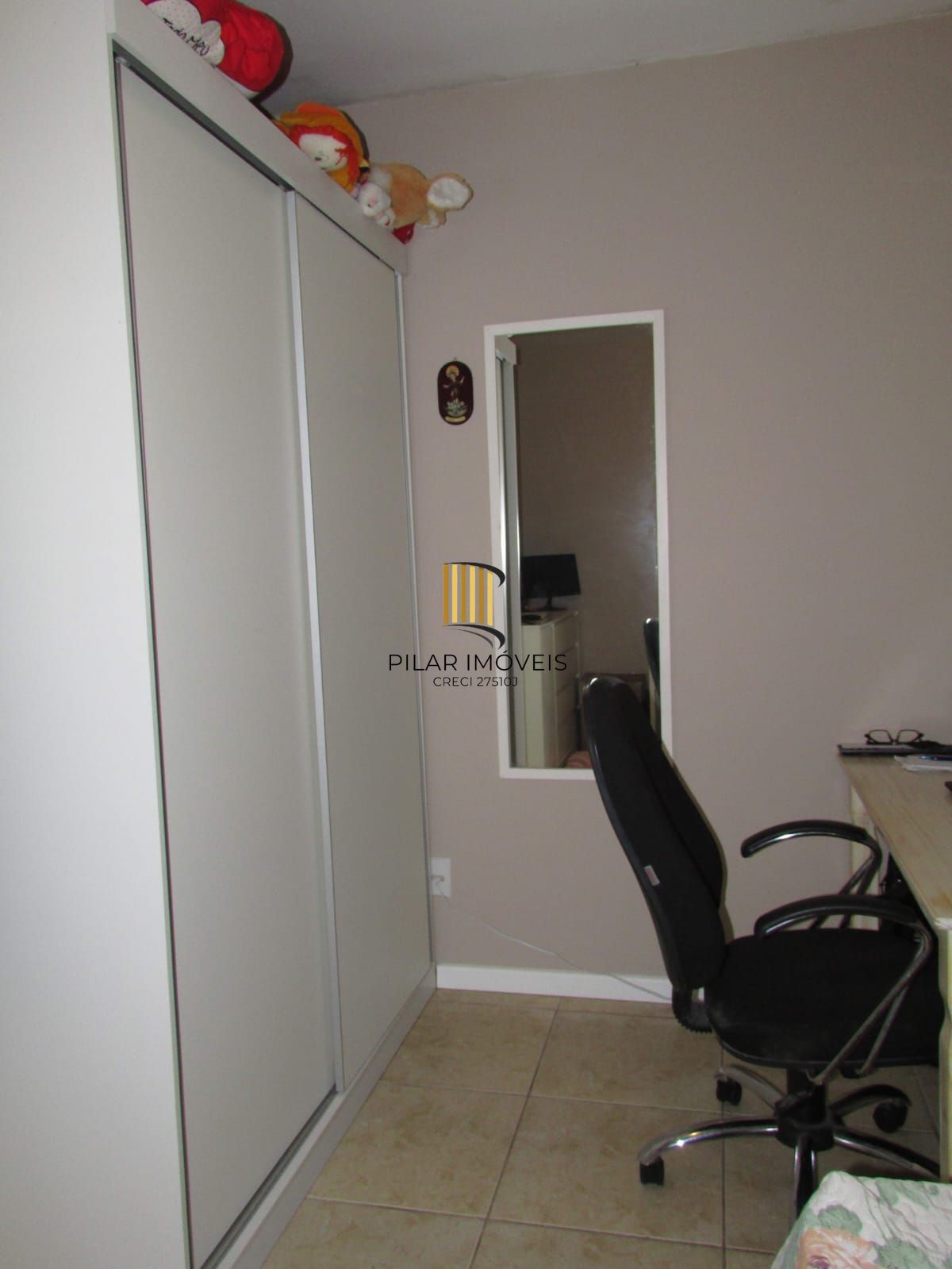 Casa na Zona sul de Porto Alegre com 02 dormitórios e pátio.