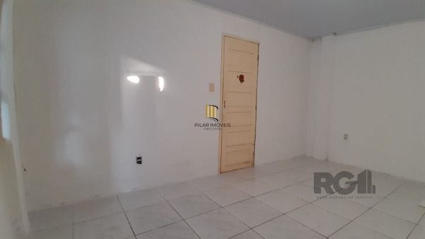 Casa em Porto Alegre, no bairro Restinga, com 2 dormitório(s), e 2 banheiros, à venda.