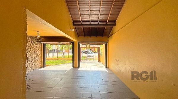 Casa 3 dormitórios no bairro Hípica