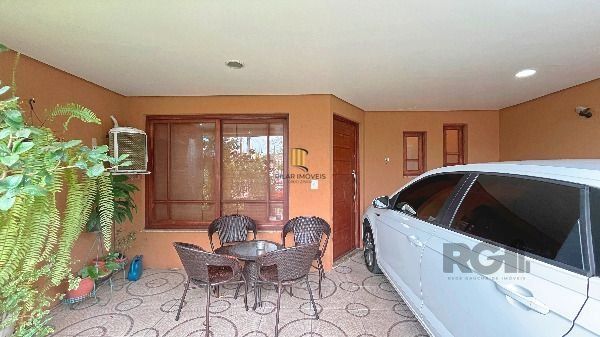 Casa em Porto Alegre, no bairro Hípica, com 3 dormitório(s), e 3 banheiros, à venda.