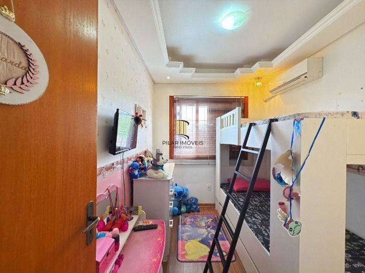 Casa de Condomínio 3 dormitórios no bairro Hípica