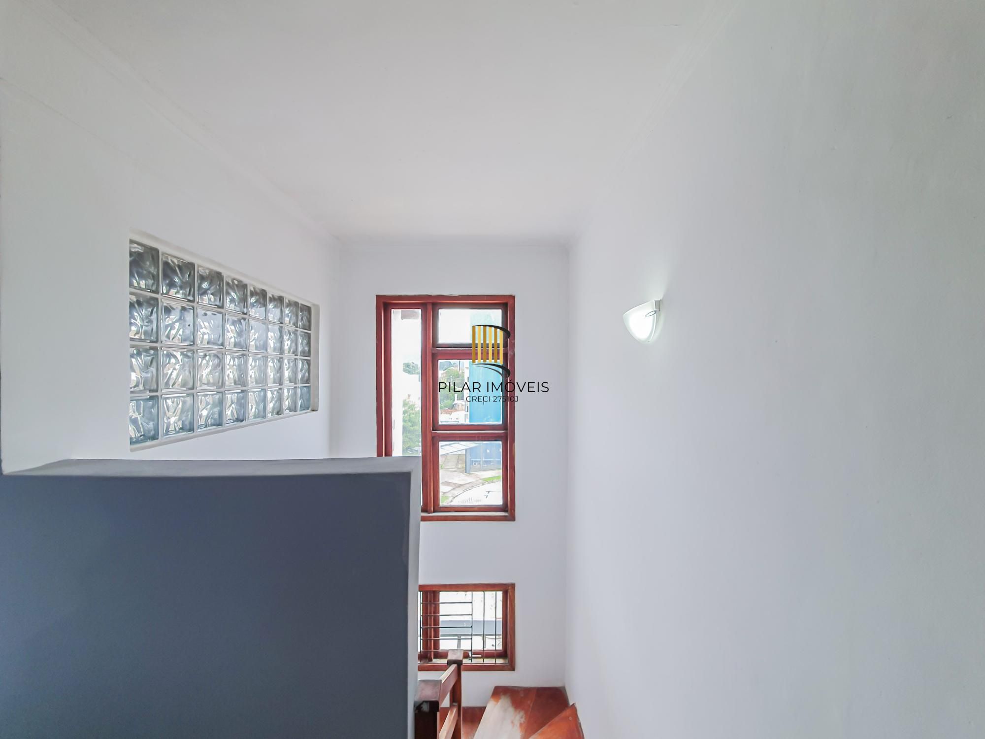 Casa com piscina para Venda - 189.91m², 3 dormitórios, sendo 1 suítes, 2 vagas - Hípica