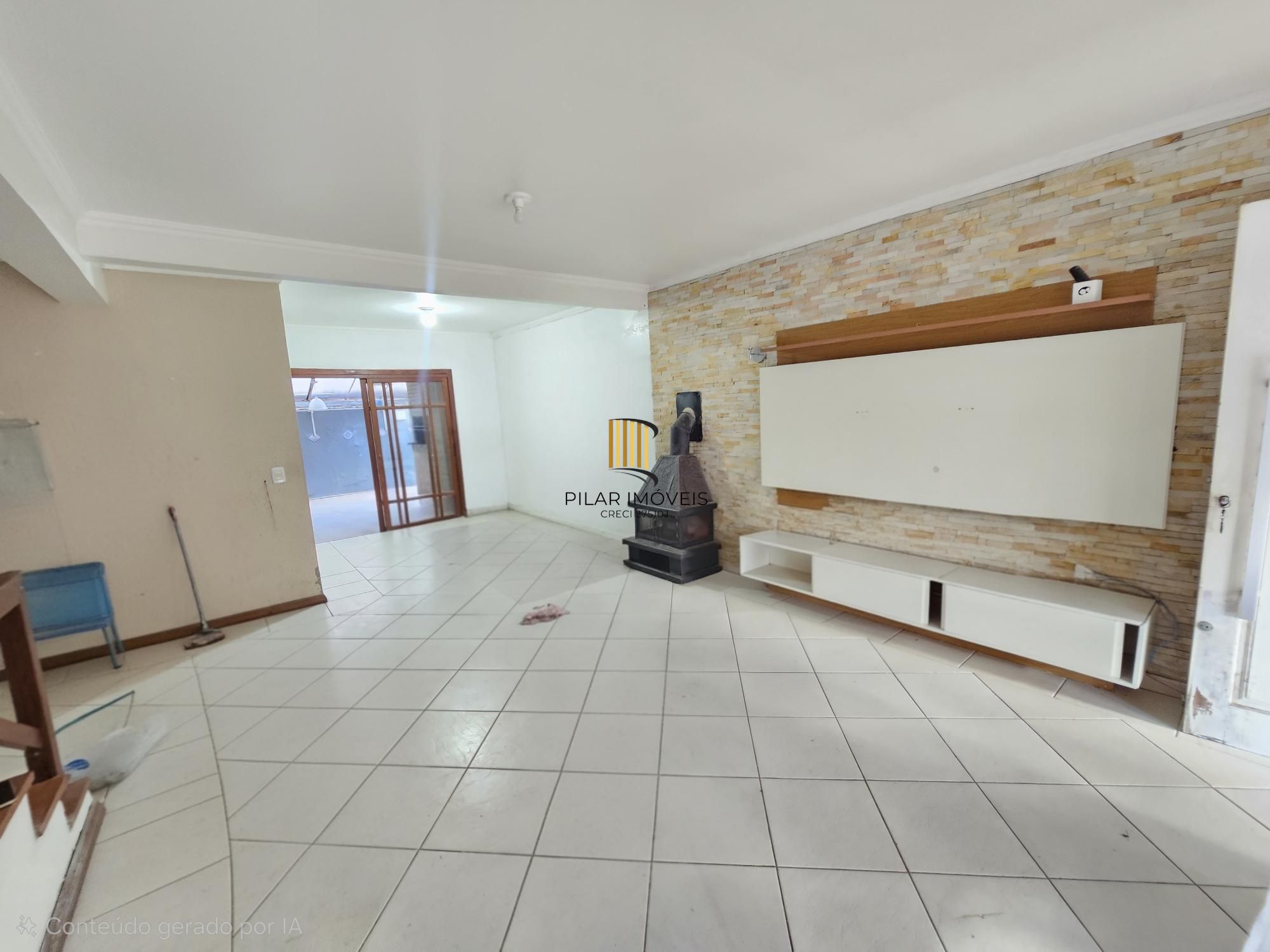 Casa com piscina para Venda - 189.91m², 3 dormitórios, sendo 1 suítes, 2 vagas - Hípica