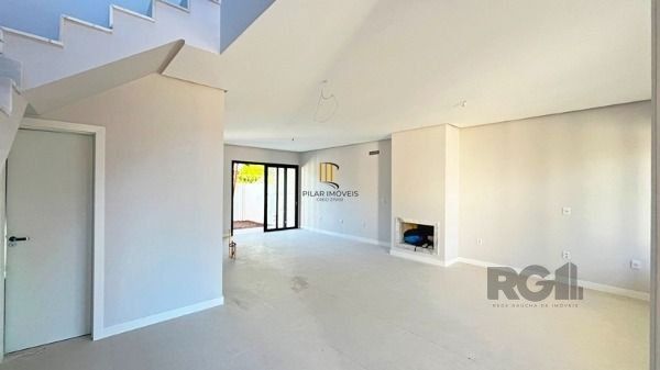 Casa Condominio em Porto Alegre, no bairro Ipanema, com 3 dormitório(s), à venda.
