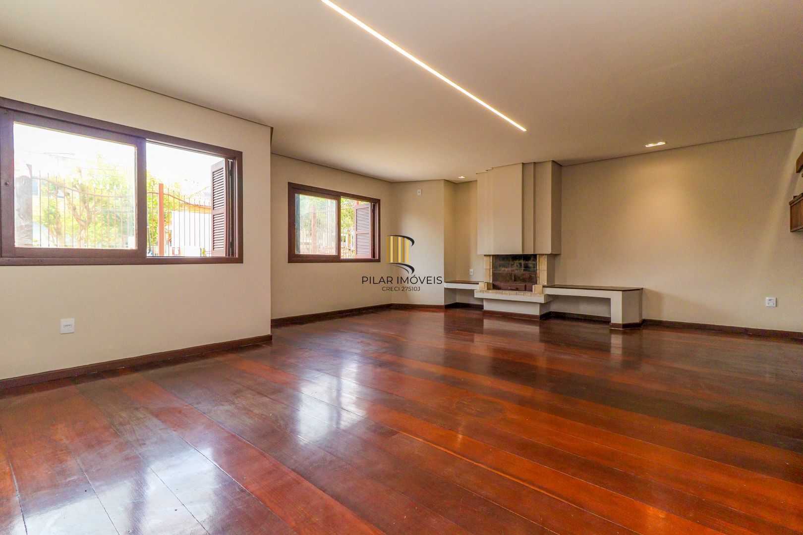 Excelente residência com 4 dormitórios