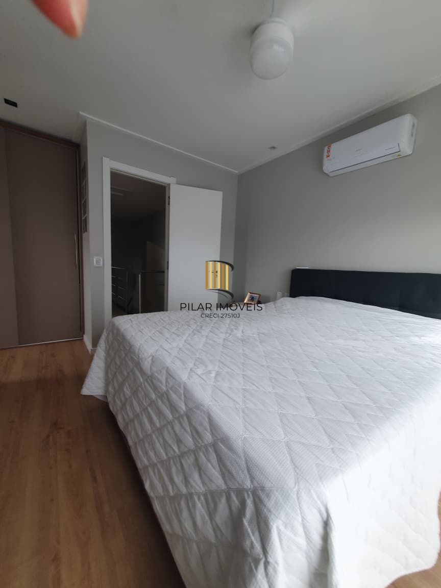 Casa 3 dormitórios no bairro Hípica