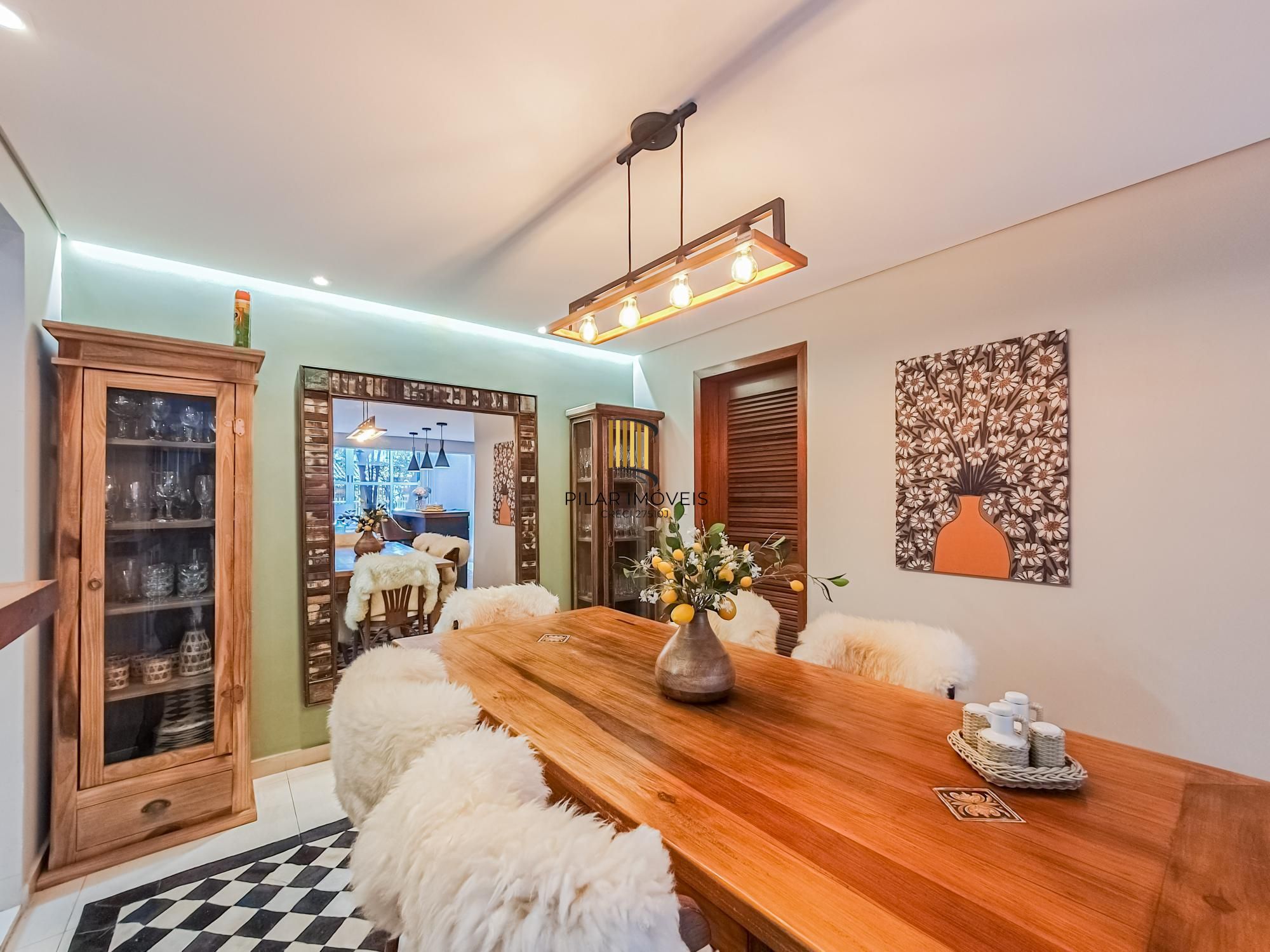 Casa em condomínio mobiliada, 3 dormitórios