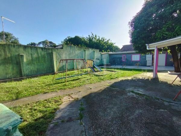 Casa em Porto Alegre, no bairro Belém Novo, com 5 dormitório(s), e 5 banheiros, à venda.