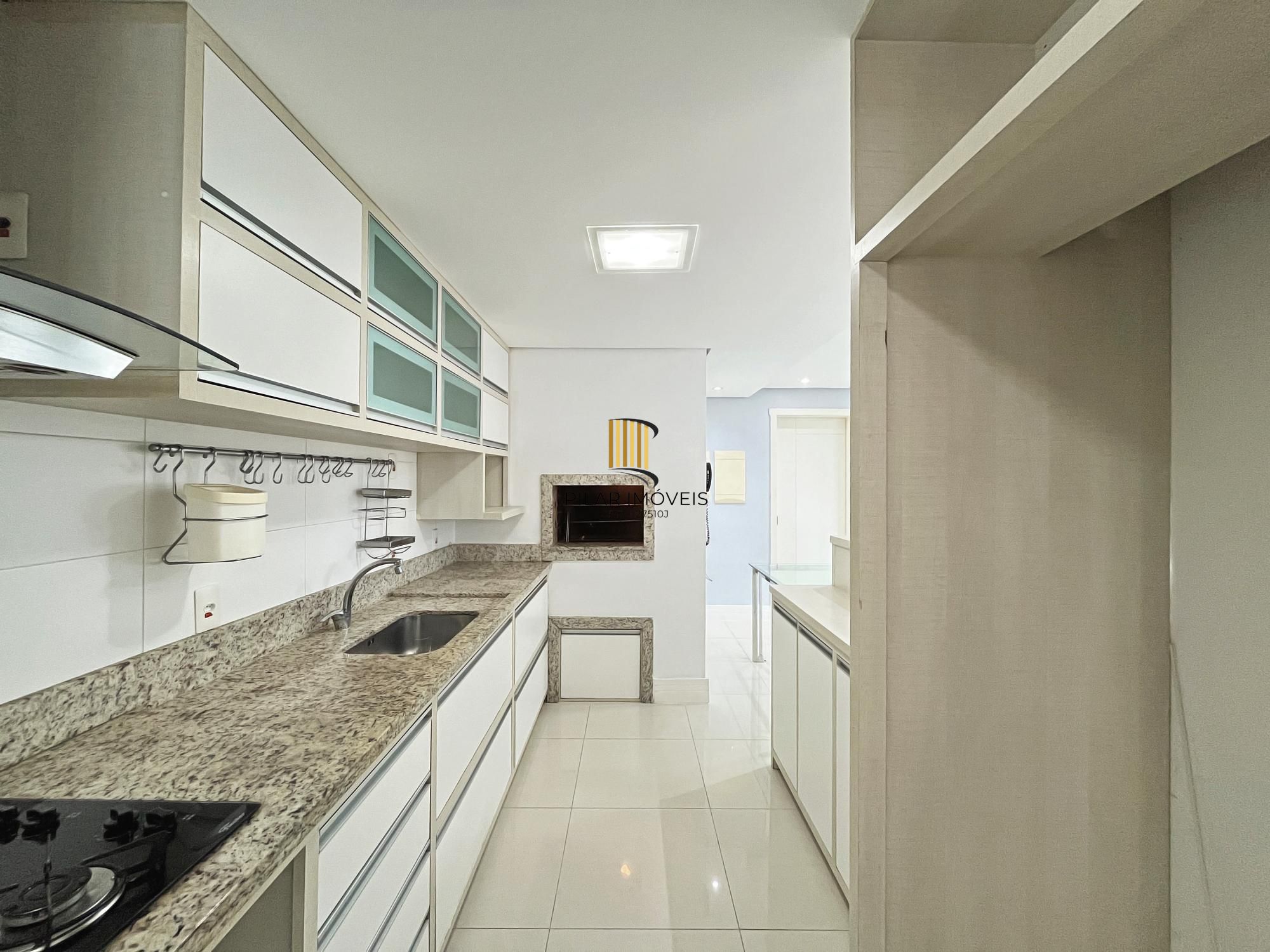 Excelente Apto com 102 m² de 3 dormitórios sendo um suíte com duas vagas no Menino Deus