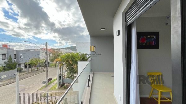 Casa 3 dormitórios no bairro Hípica